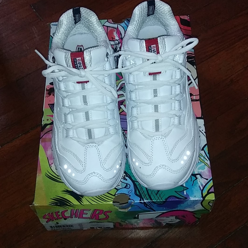 😍❌BARELY WORN SKECHERS WHITE ENERGY STYLE SHOE❌😍